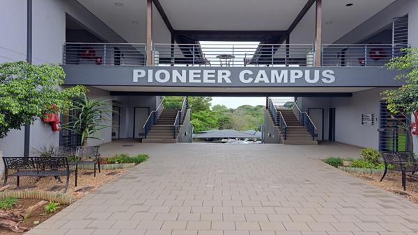 112  m² Commercial space