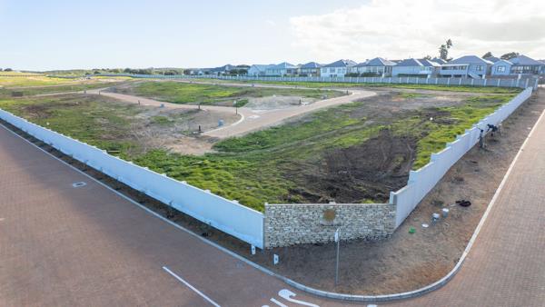 315 m² Land