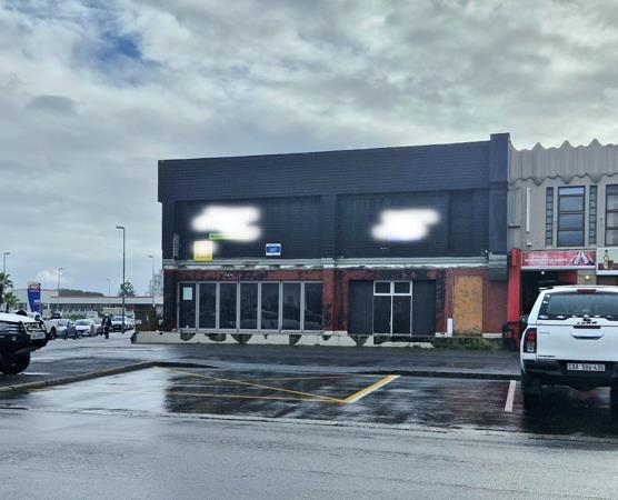 1 600  m² Commercial space