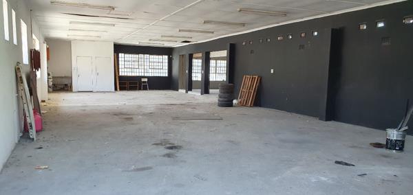 160  m² Commercial space