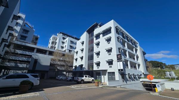 144  m² Commercial space