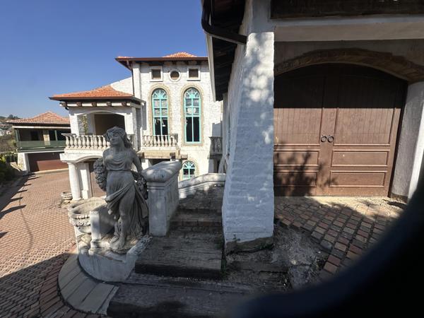 9 Bedroom House