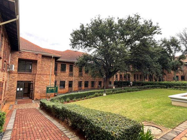 155  m² Commercial space