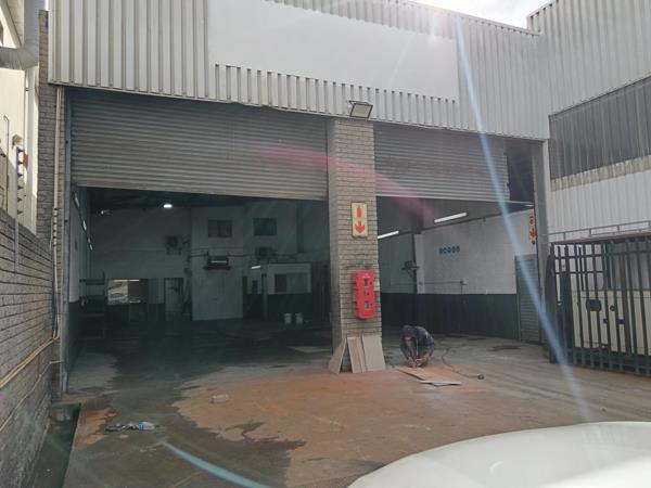 300  m² Commercial space