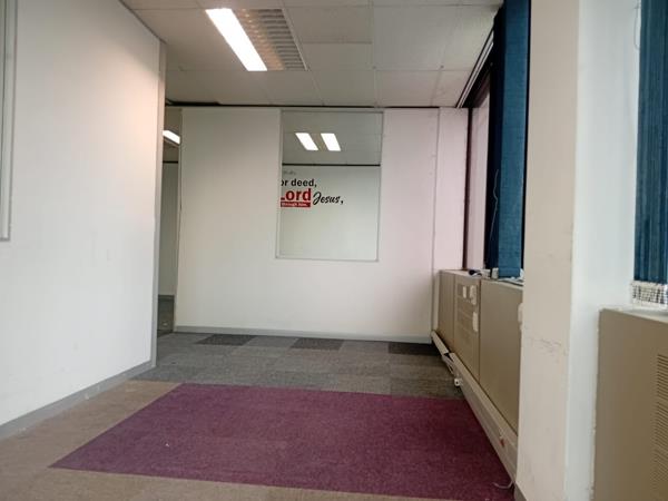 234  m² Commercial space