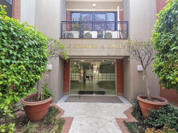 173  m² Commercial space