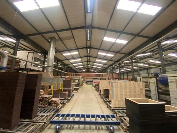 2 000  m² Industrial space