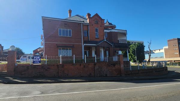 1 000  m² Commercial space