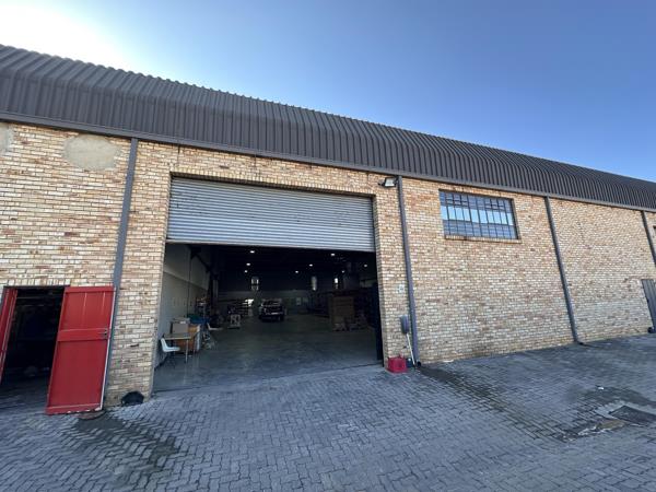 735  m² Industrial space