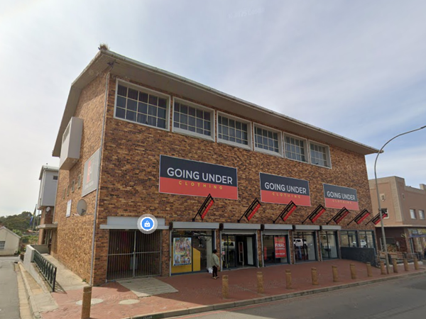 2 200  m² Commercial space