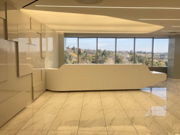 2 985.9  m² Commercial space