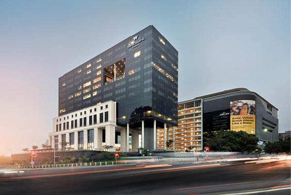 22 000  m² Commercial space