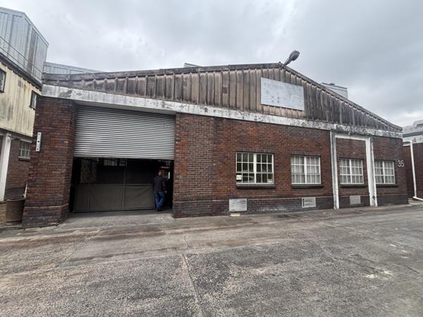 327  m² Industrial space