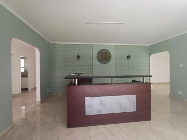 380  m² Office Space