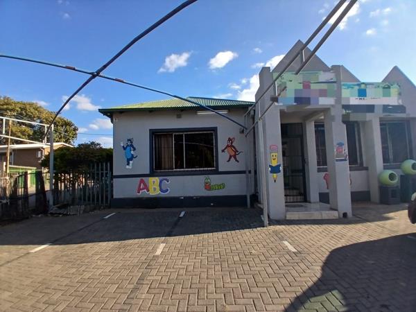 256  m² Commercial space