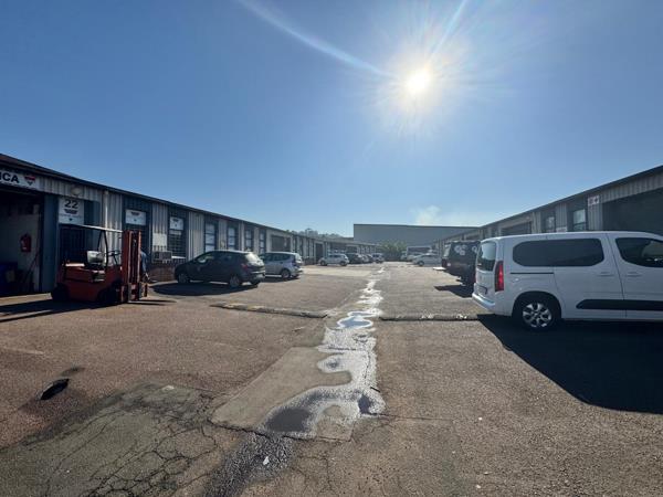 204  m² Commercial space