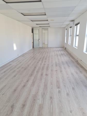 117.2  m² Office Space