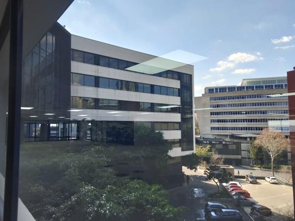 11 400  m² Commercial space