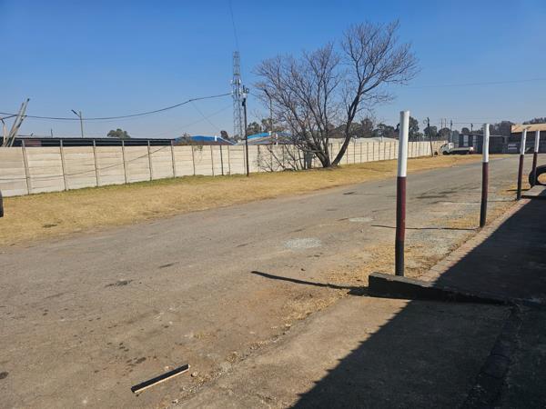 1 400  m² Industrial space