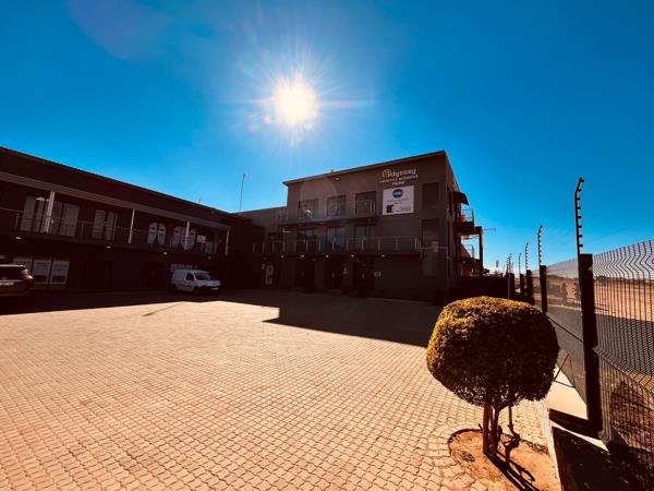 196  m² Commercial space