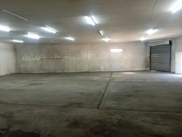 328  m² Industrial space