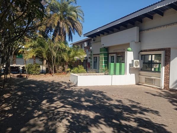 137  m² Commercial space