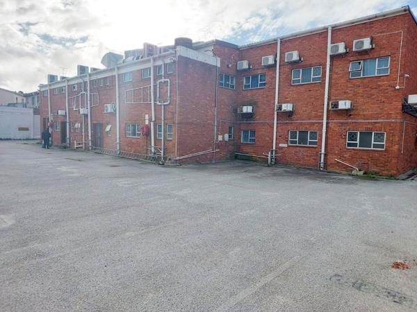 1 550  m² Commercial space