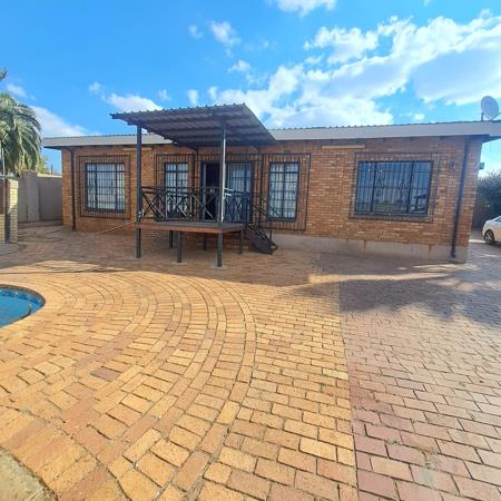 5 Bedroom House
