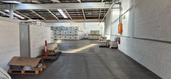 1 105  m² Commercial space