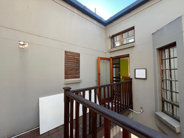 57  m² Commercial space