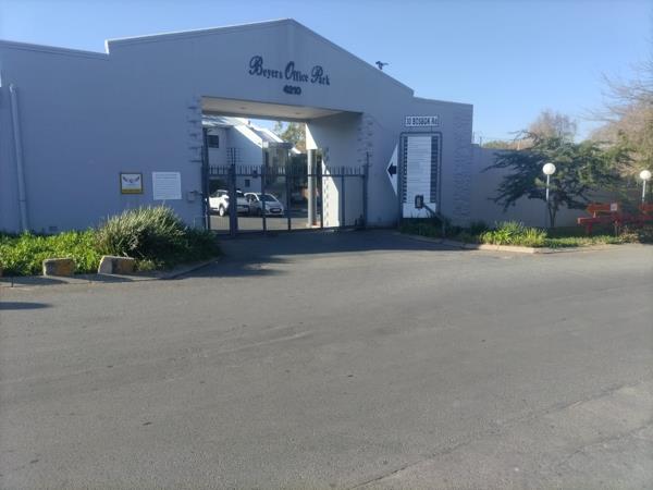 134  m² Commercial space