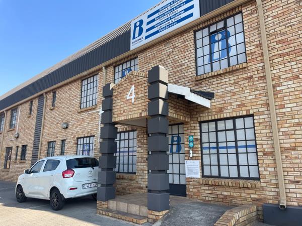 735  m² Commercial space