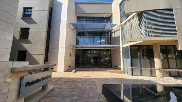 684  m² Commercial space