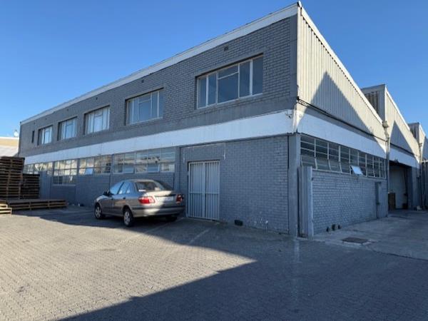 1 400  m² Commercial space