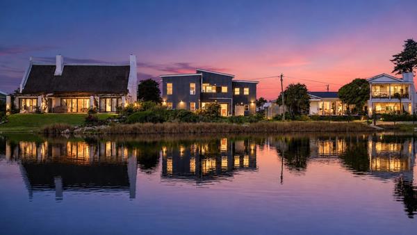 6 Bedroom House