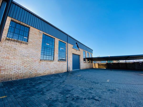 571  m² Industrial space