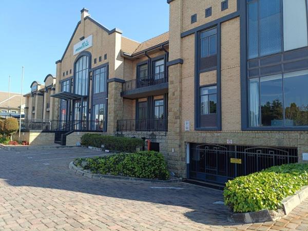 752  m² Commercial space