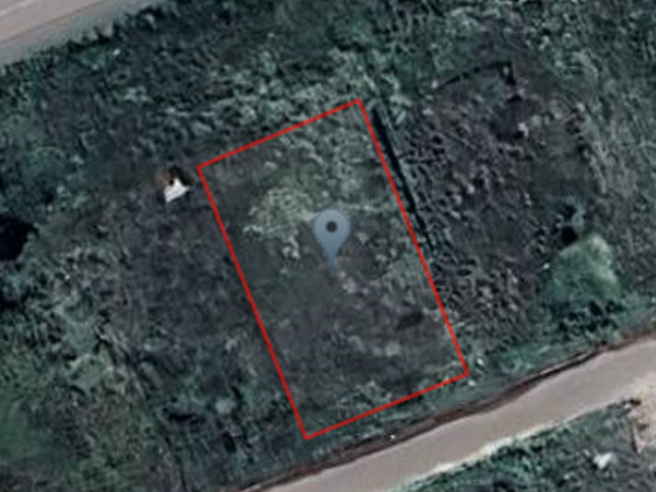 1 046 m² Land