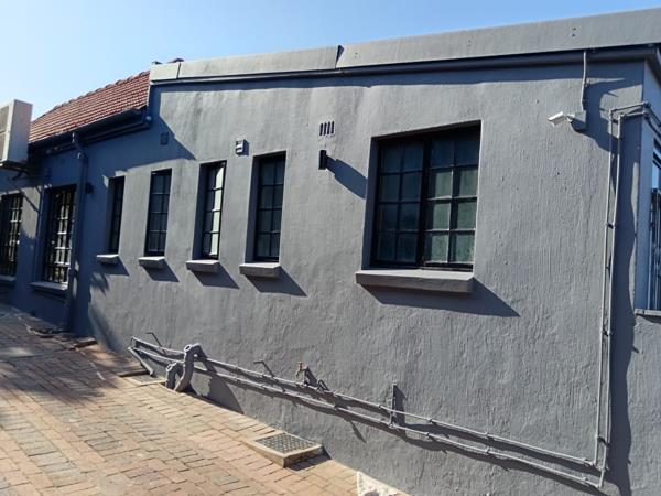 61  m² Commercial space