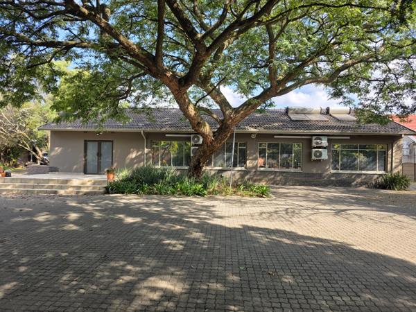 242  m² Commercial space