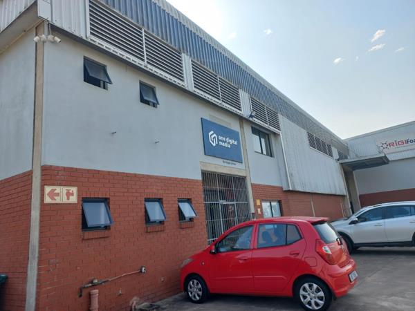 564  m² Industrial space