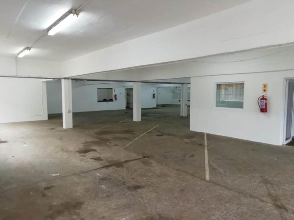 551  m² Industrial space