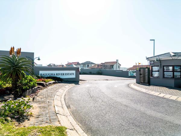 685 m² Land
