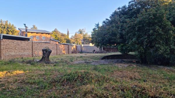 700 m² Land