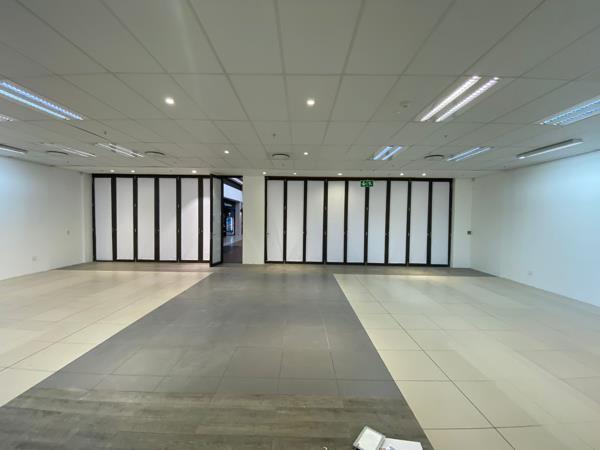 160  m² Retail Space