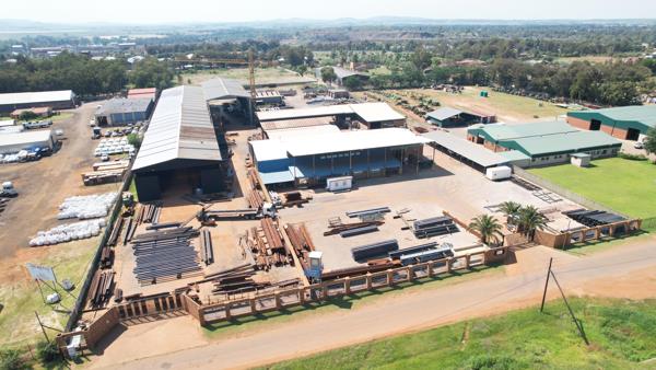 11 200  m² Industrial space