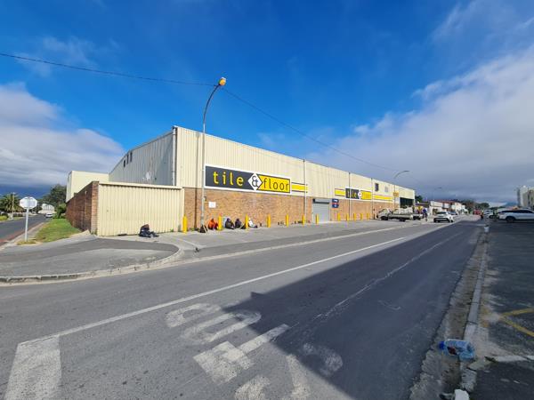 1 000  m² Commercial space