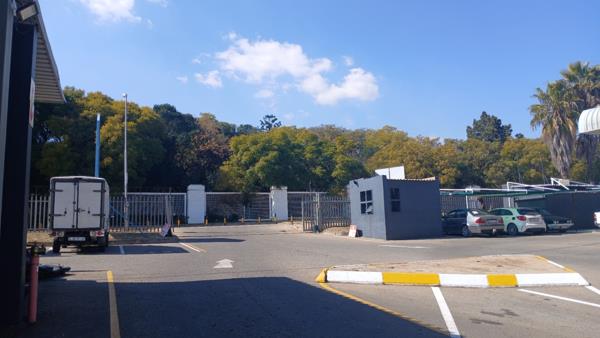 125  m² Commercial space