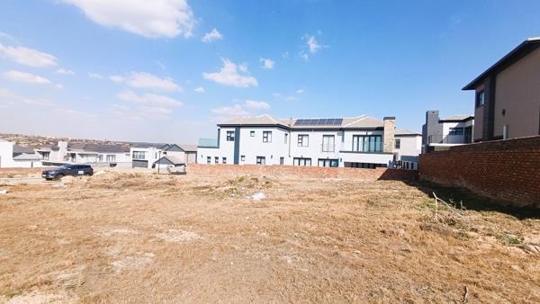 556 m² Land