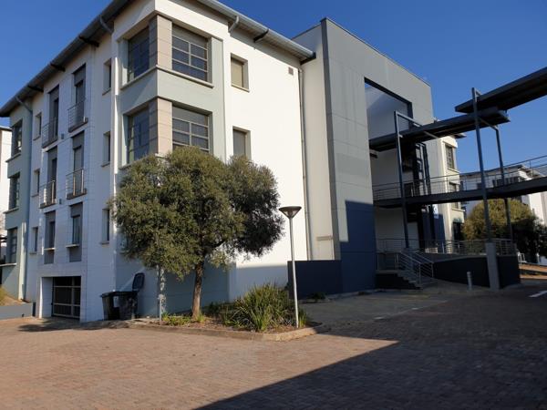 1 295 m² Commercial space